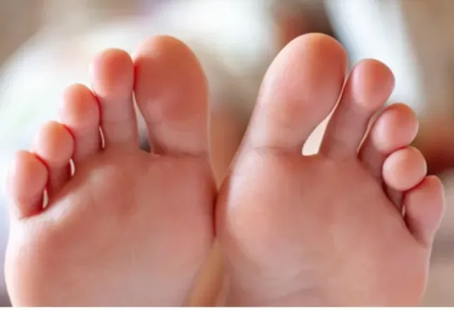 OnlyFans cuenta prettyprettyfeet69 header 2