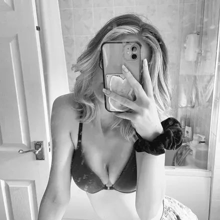 OnlyFans cuenta oliviaviolet55 avatar 1