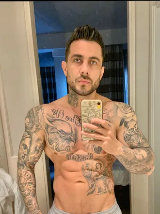 OnlyFans cuenta mikeloverfit_oficial header 2