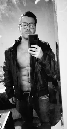 OnlyFans account  enzogio21 avatar 1