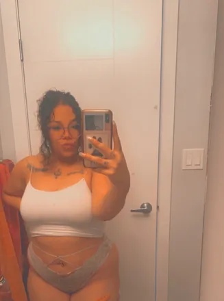 OnlyFans cuenta cymonesworld28 header 2