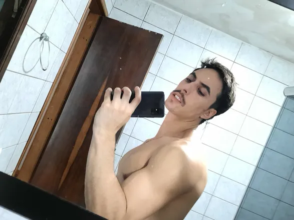 OnlyFans account  mauricio.21 header 2