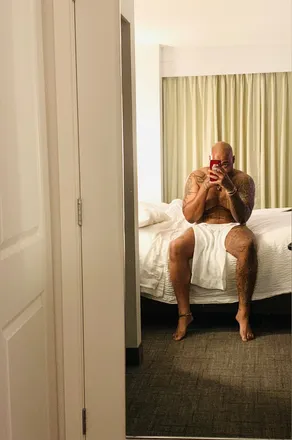 OnlyFans cuenta dominomayfield header 2