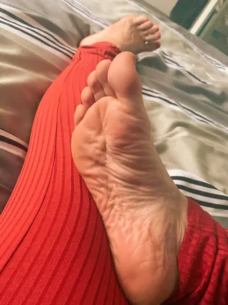 OnlyFans cuenta feetfirstxx header 2