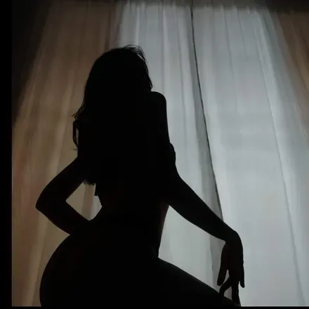 OnlyFans cuenta queenmialewis header 2