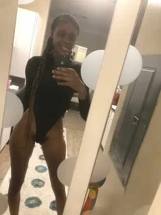 OnlyFans cuenta tallprettyandfine header 2
