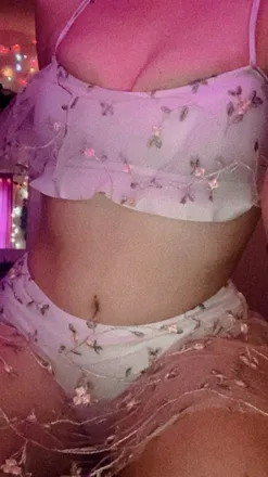 OnlyFans account  princessjewelxo header 2