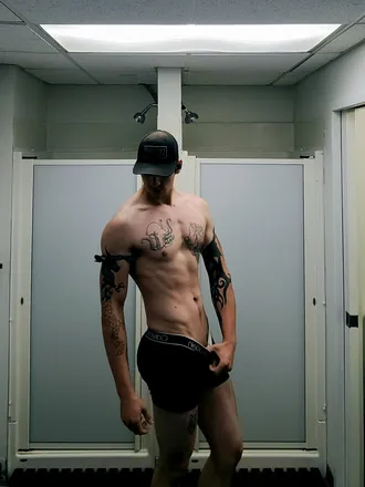 OnlyFans cuenta freethirstman header 2