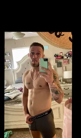 OnlyFans cuenta rstjohn1991 header 2