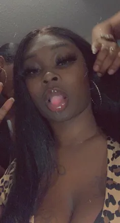OnlyFans account  southern__creamer header 2