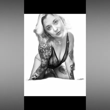 OnlyFans cuenta lilhippielilhood header 2