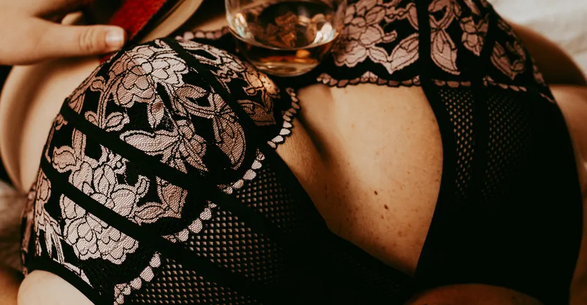 OnlyFans account  booksboobsandbooze header 2