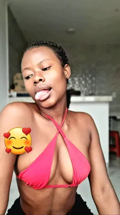 OnlyFans cuenta yami_06 header 2