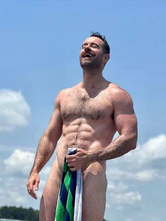 OnlyFans cuenta yourthottydad header 2