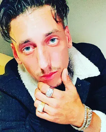 OnlyFans account  longwaypapi avatar 1