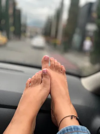 OnlyFans cuenta comelyfeet88 header 2