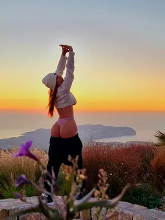 OnlyFans account  redmia.queenpov avatar 1