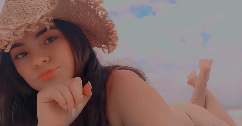 OnlyFans cuenta desirena header 2