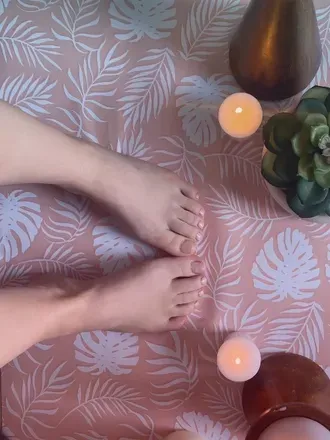 OnlyFans account  petitefeetxxx69x avatar 1