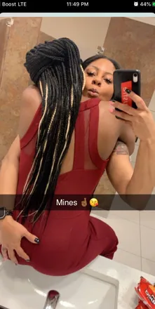 OnlyFans cuenta shebealloverme header 2