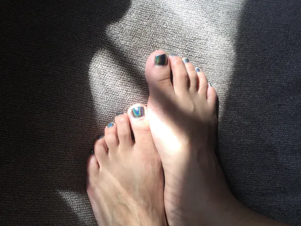 OnlyFans cuenta emilyhas2feet header 2