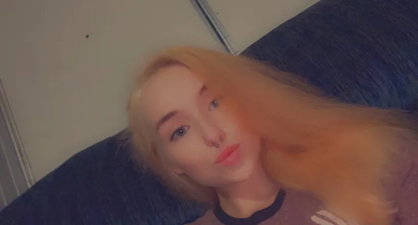 OnlyFans cuenta emberlove.x header 2