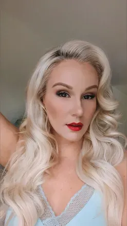 OnlyFans account  charleighdevine1 avatar 1
