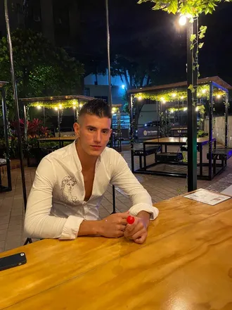 OnlyFans cuenta charleyfromco header 2