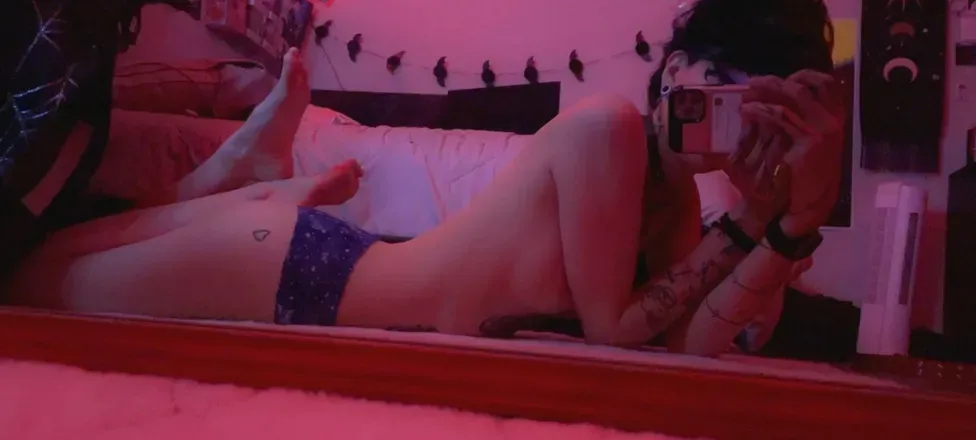 OnlyFans cuenta ittybittyloli header 2