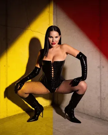 OnlyFans account  angelalorenzoxo header 2