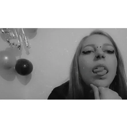 OnlyFans account  kimdiehoe header 2