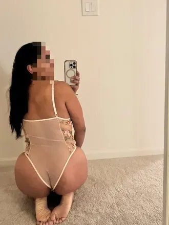 OnlyFans cuenta momofnextdoor avatar 1