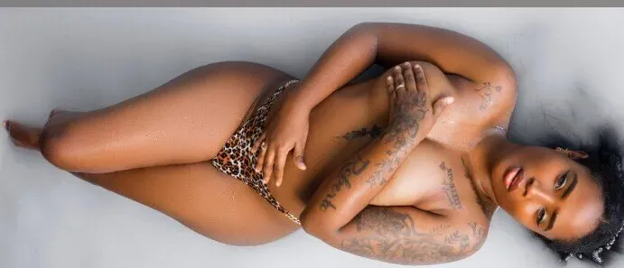 OnlyFans cuenta lapocahontas_05 header 2
