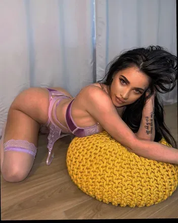 OnlyFans account  enafriedrich header 2