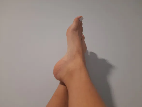 OnlyFans account  feet_lovely_feet header 2