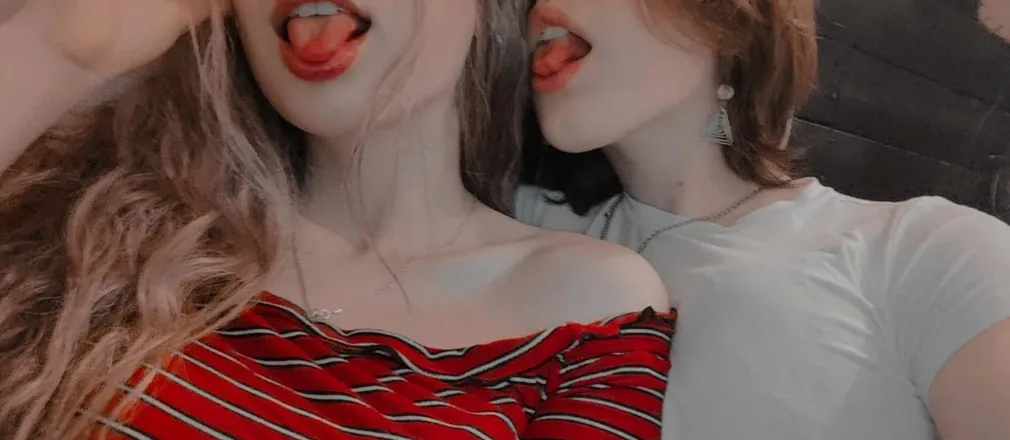 OnlyFans cuenta too_close_too_hot header 2