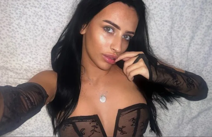 OnlyFans cuenta mollyolwin header 2