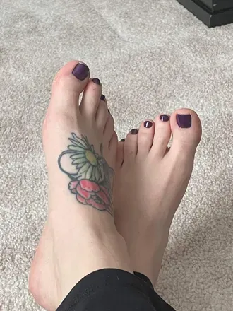 OnlyFans cuenta littleredsfeet22 avatar 1