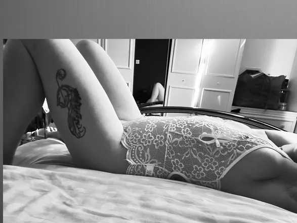 OnlyFans cuenta jazzyjizz94 header 2