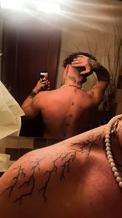 OnlyFans cuenta zzwyatt header 2