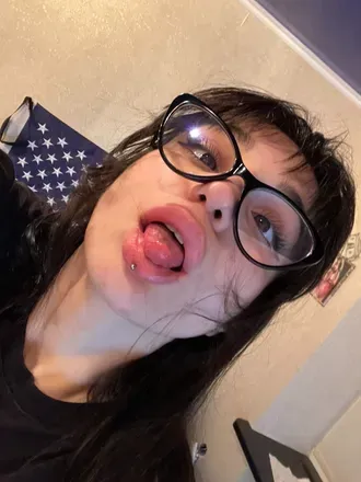 OnlyFans cuenta emilyvlasenkoo avatar 1