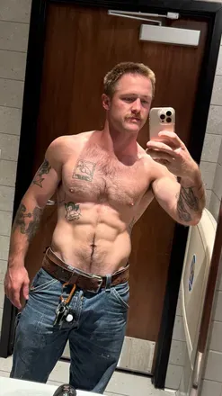OnlyFans cuenta chardlybarless avatar 1