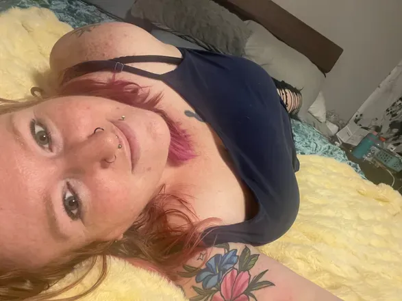 OnlyFans cuenta katiephernelia header 2
