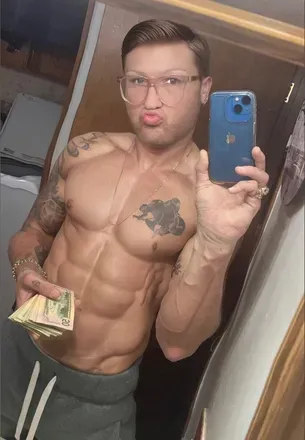 OnlyFans account  aaronjay22 avatar 1
