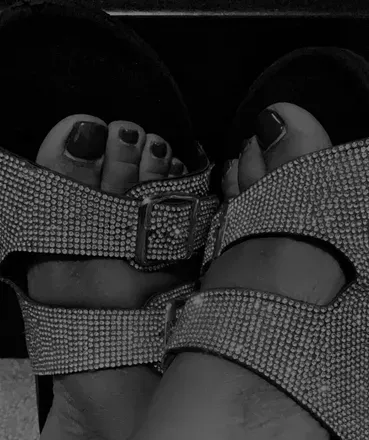OnlyFans cuenta prettyfootsy header 2