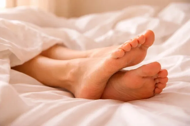 OnlyFans cuenta alysqueenfeet header 2