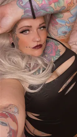 OnlyFans cuenta gothbarbie_12 header 2