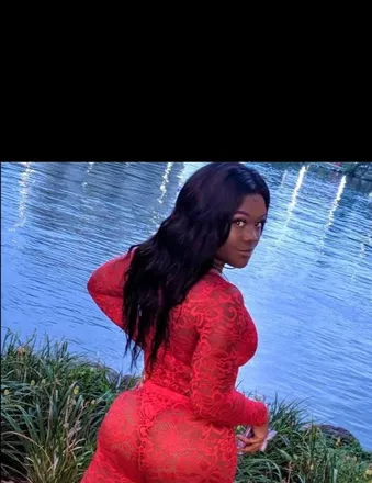 OnlyFans cuenta famouss_finally header 2