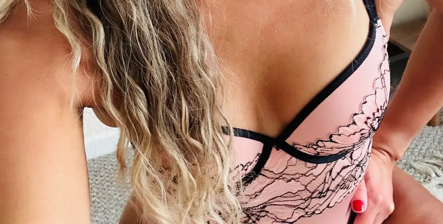 OnlyFans cuenta privatemeandyou header 2
