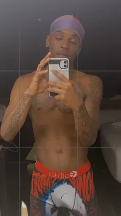 OnlyFans cuenta paperchaser22_ header 2